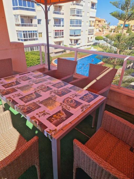 Magnifico Chalet Adosado En Torrevieja, Alicante. Exteriér fotografie