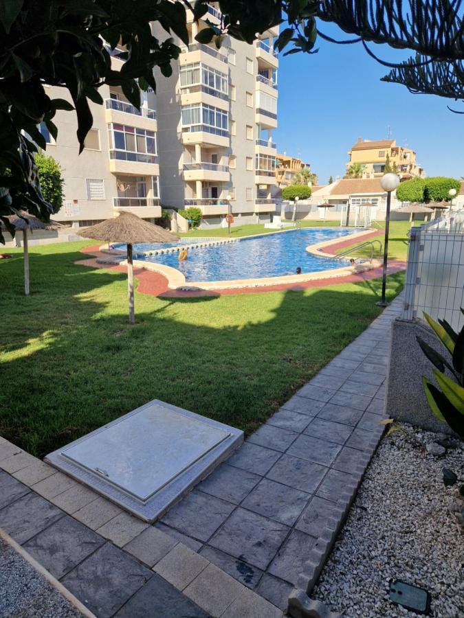 Magnifico Chalet Adosado En Torrevieja, Alicante. Exteriér fotografie