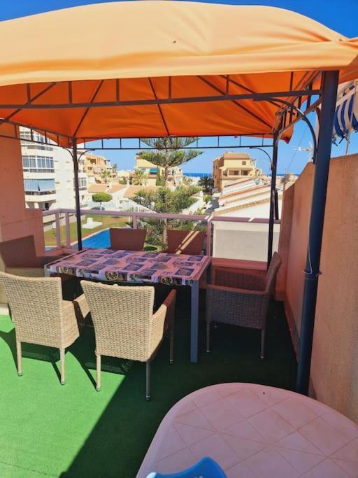 Magnifico Chalet Adosado En Torrevieja, Alicante. Exteriér fotografie