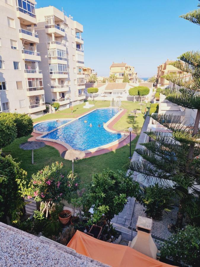 Magnifico Chalet Adosado En Torrevieja, Alicante. Exteriér fotografie